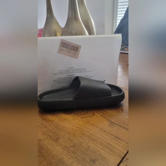 Sandals - Picture 5 of 6